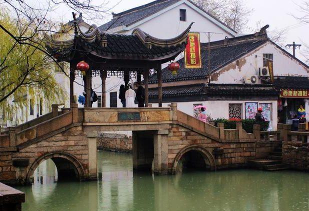 拉黑了你半年的女孩又把你拉出来了，是什么心理？